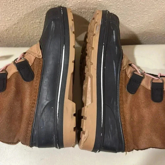 Cat and Jack fur lined snow boots size 2 - Picture 4 of 9